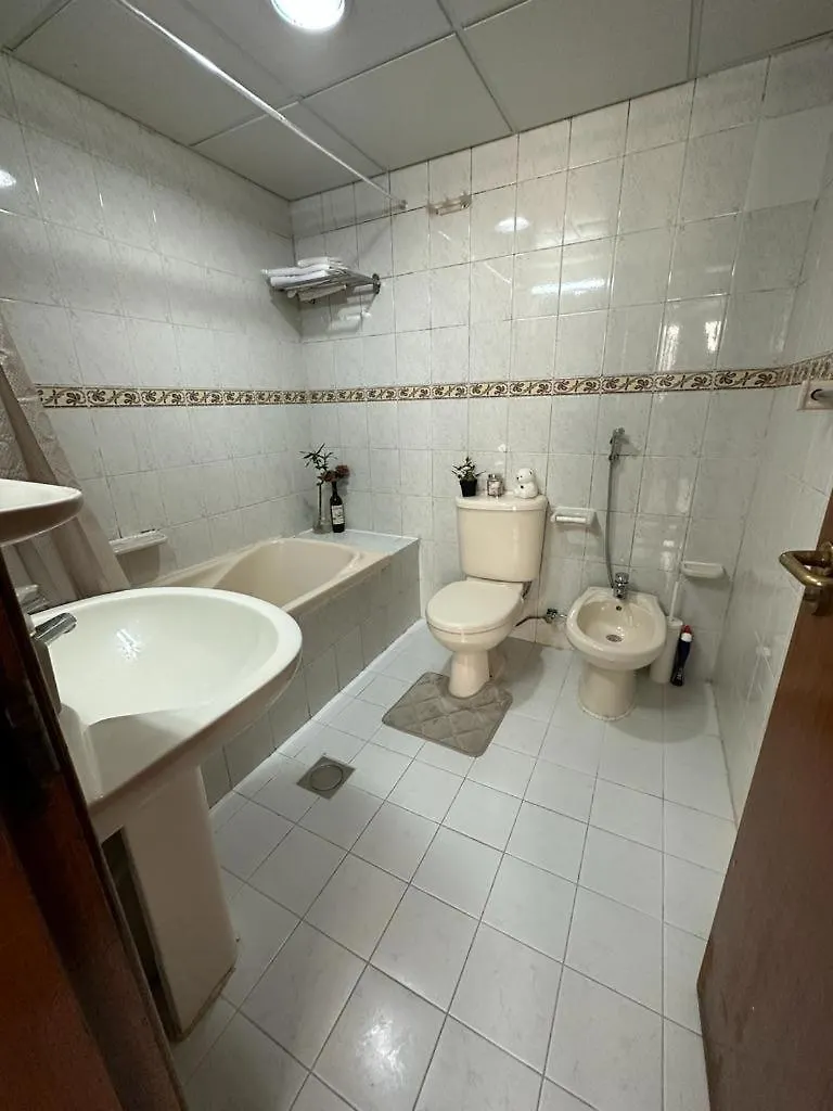 Homestay Two Single Beds Bedroom In The Heart Of The City Abu Dhabi United Arab Emirates